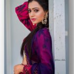 Sowmya Rao Nadig Instagram - Overwhelmed with the Jabardasth positive responses from all of you 🙏🏻😇….. 🤞🏼 #sowmyasharada Costume @impriyankasahajananda MUA @vamshi_artistry Hairstyle @khajahairstylest 📸 @ravi_cross_clickx #sowmyarao #jabardasth #etvtelugu #positivevibes