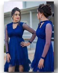 Sowmya Raoh Instagram - JABARDASTH 500th Episode today💥✨@etvtelugu2708 

#sowmyasharada 
#sowmyarao 

Costume @divya_varun_official 
Photography @ravi_cross_clickx 
Hairstylist @shafi_rock_9 

#jabardasth #etvtelugu #positivequotes