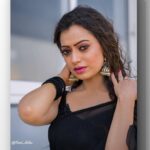 Sowmya Rao Nadig Instagram - Forget the failure, Keep the lesson 🖤 #sowmyasharada #sowmyarao Costume @divya_varun_official Jewellery @lucky_jewelleries Hairstyle @shafi_rock_9 Photography @ravi_cross_clickx #sridevidramacompany #etvtelugu #positivevibes