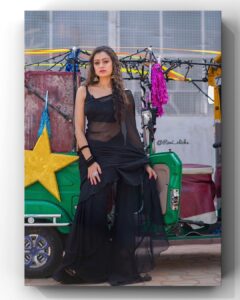 Sowmya Raoh Instagram - Forget the failure, Keep the lesson 🖤
#sowmyasharada #sowmyarao 

Costume @divya_varun_official 
Jewellery @lucky_jewelleries 
Hairstyle @shafi_rock_9 
Photography @ravi_cross_clickx 

#sridevidramacompany #etvtelugu #positivevibes