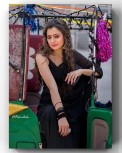 Sowmya Raoh Instagram - Forget the failure, Keep the lesson 🖤
#sowmyasharada #sowmyarao 

Costume @divya_varun_official 
Jewellery @lucky_jewelleries 
Hairstyle @shafi_rock_9 
Photography @ravi_cross_clickx 

#sridevidramacompany #etvtelugu #positivevibes