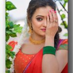 Sowmya Rao Nadig Instagram - 100th Episode celebration 💥⭐️#sridevidramacompany #SDC Tomorrow on @etvtelugu2708 Photography @ravi_cross_clickx 📸 #sowmyasharada #sowmyarao #jabardasth #halfsaree