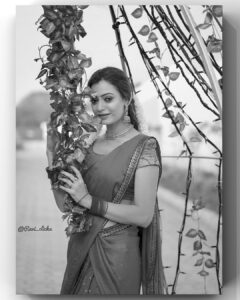 Sowmya Raoh Instagram - 100th Episode celebration 💥⭐️#sridevidramacompany #SDC
Tomorrow on @etvtelugu2708

Photography @ravi_cross_clickx 📸

#sowmyasharada #sowmyarao #jabardasth #halfsaree