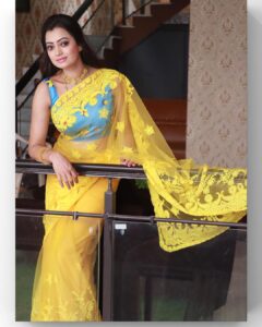 Sowmya Raoh Instagram - Never underestimate Yourself.
#sowmyasharada 
#sowmyarao 

Costume @laxmikrishnaofficial 

#sareelove #positivevibes 
#etvtelugu
