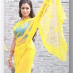 Sowmya Rao Nadig Instagram - Never underestimate Yourself. #sowmyasharada #sowmyarao Costume @laxmikrishnaofficial #sareelove #positivevibes #etvtelugu
