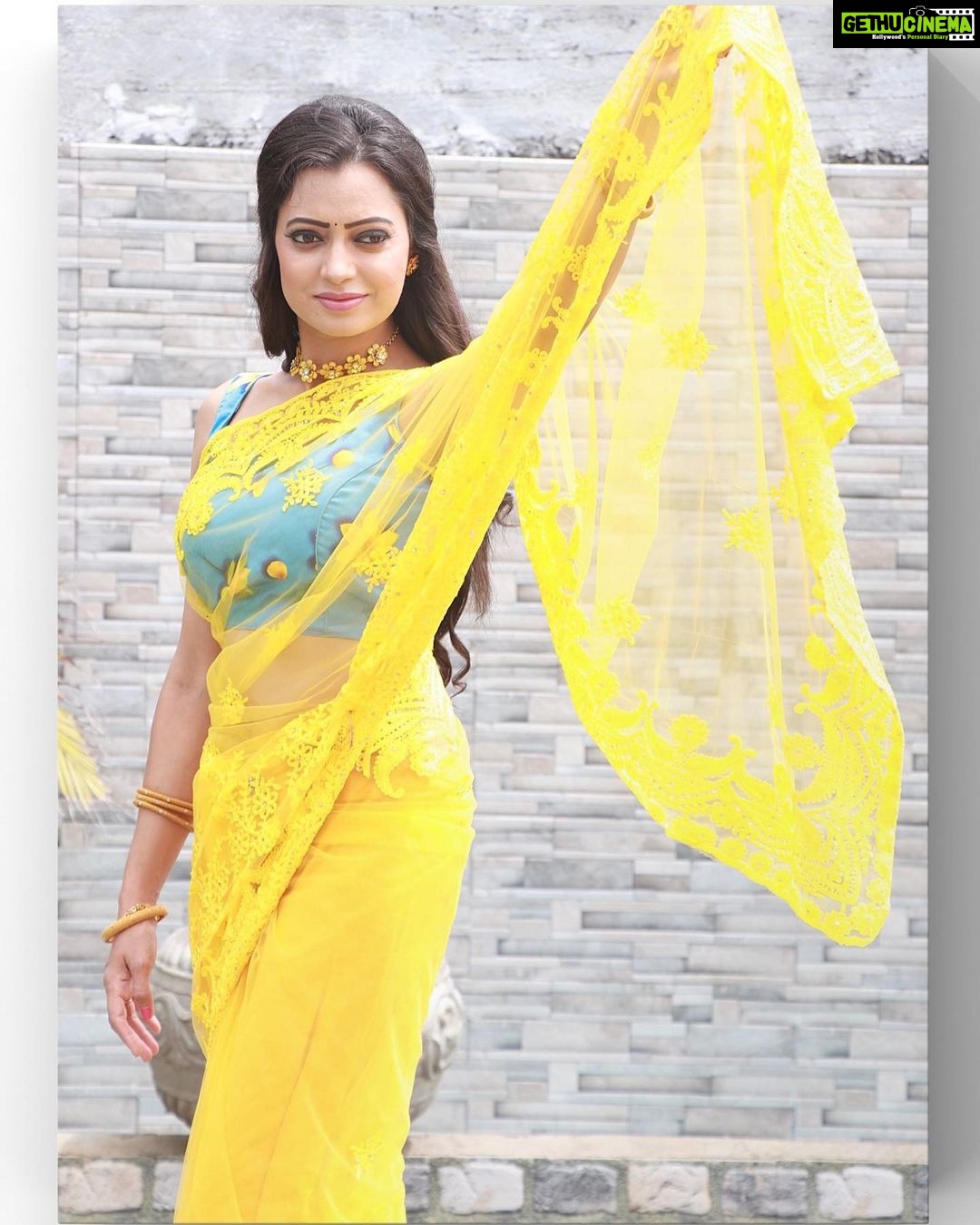 Sowmya Raoh - 28.4K Likes - Never underestimate Yourself.
#sowmyasharada
#sowmyarao
Costume @laxmikrishnaofficial
#sareelove #positivevibes
#etvtelugu