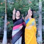Sowmya Rao Nadig Instagram - What we do at a good location🤪 @shafna.nizam Sowmya costume @laxmikrishnaofficial 💛 #reels #reelitfeelit #trendingreels #funtimes #shooting #friendship #friends #remixonreels #srimanthudu #teluguserialactress