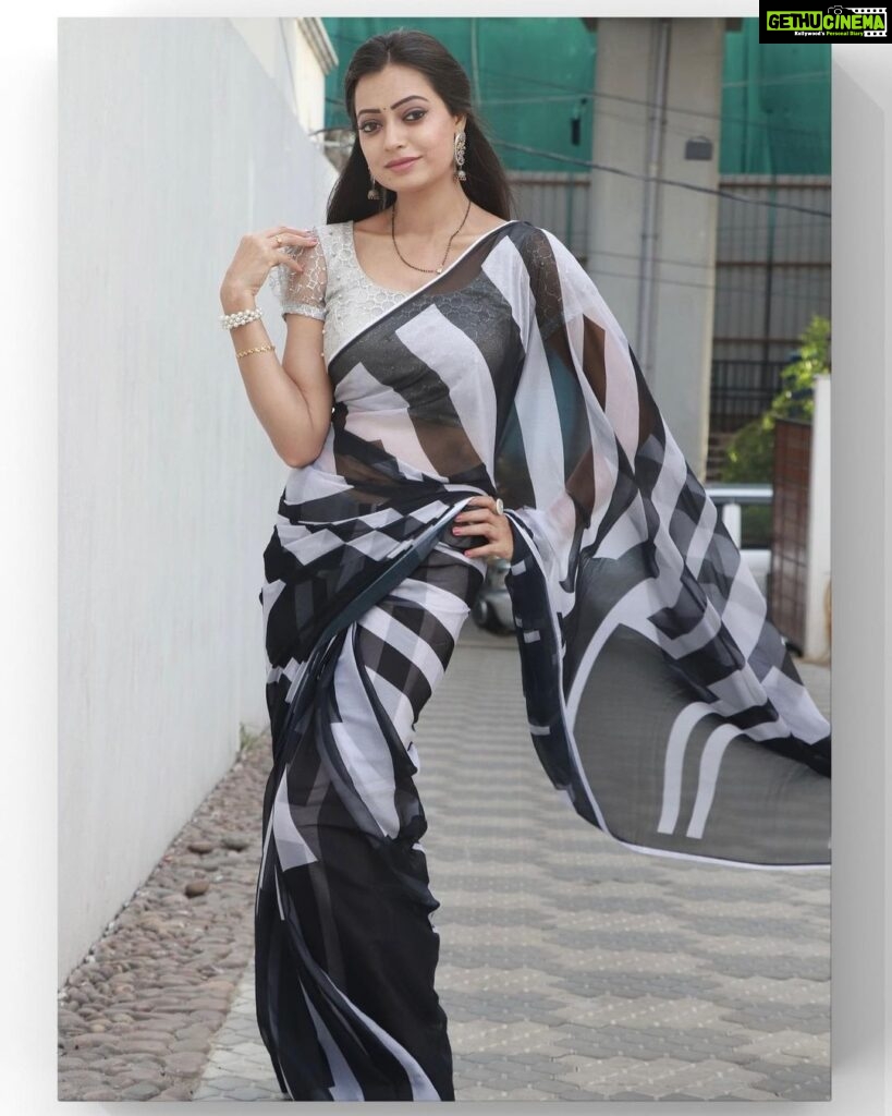 Sowmya Rao Nadig Instagram - Styling with simplicity 👌🏻🕊 #sowmyasharada Costume courtesy @thekittyandkiteboutique #saree #sareelove #teluguserial #tamilserial
