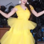 Sowmya Rao Nadig Instagram - Quick reel on the set😉☺️ Costume @divya_varun_official Make up @saimakeover143_ #tumtum #sowmyarao #jabardasth #etvtelugu #sowmyasharada #explorepage #dance #tamilreels #trending