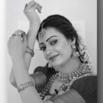 Sowmya Rao Nadig Instagram - Elegance is when the Inside as beautiful as the Outside #sowmyarao #sowmyasharada Costume @divya_varun_official Jewellery @newideas_hyderabad Photography @ravi_cross_clickx #jabardasth #etvtelugu #positivequotes