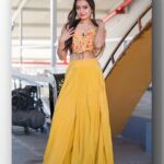 Sowmya Rao Nadig Instagram - Be there for others, but never leave urself behind #sowmyasharada #sowmyarao Costume @divya_varun_official Makeup @saimakeover143_ Photography @ravi_cross_clickx #jabardasth #etvtelugu #positivequotes
