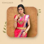 Sowmya Rao Nadig Instagram - Jewellery is often seen as on a thing of beauty & style. But for me, jewellery is also about happiness & emotional connect. I love to wear jewellery that reflects my mood and my style personality. It was a delight to spend time at the Jos Alukkas Hyderabad showroom and to try on some of the most gorgeous designs from their gold & diamond collection. Thank you Jos Alukkas for always giving us the best sparkles. @sowmya.sharada @josalukkas @johnalukkas #JosAlukkas #GoldJewellery #DiamondJewellery #josalukkasonline #josalukkashyderabad #Designedwithlove #Jewellerytrends #CelebrityStories #Jewellerytalk #jewellerybrand #sowmyasharada