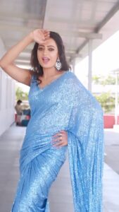 Sowmya Raoh Instagram - 💙..

Costume @divya_varun_official 

#sowmyasharada #sowmyarao #jabardasth 
#explore #reels