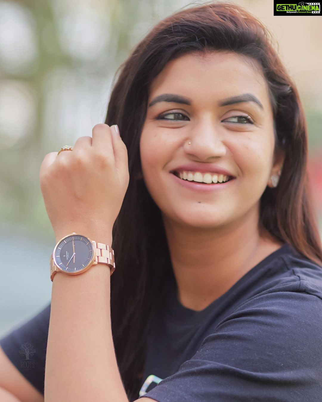 Sridevi Ashok Instagram - Wearing time on my wrist and flaunting it with pride #watches #NordgreenMoments @nordgreenofficial Enjoy an additional discount of 15% by using my code #Sri15 when you shop for Nordgreen watches on it’s website www.riveram.in #nordgreen #nordgreenwatches #watches #luxarywatches #srideviashok