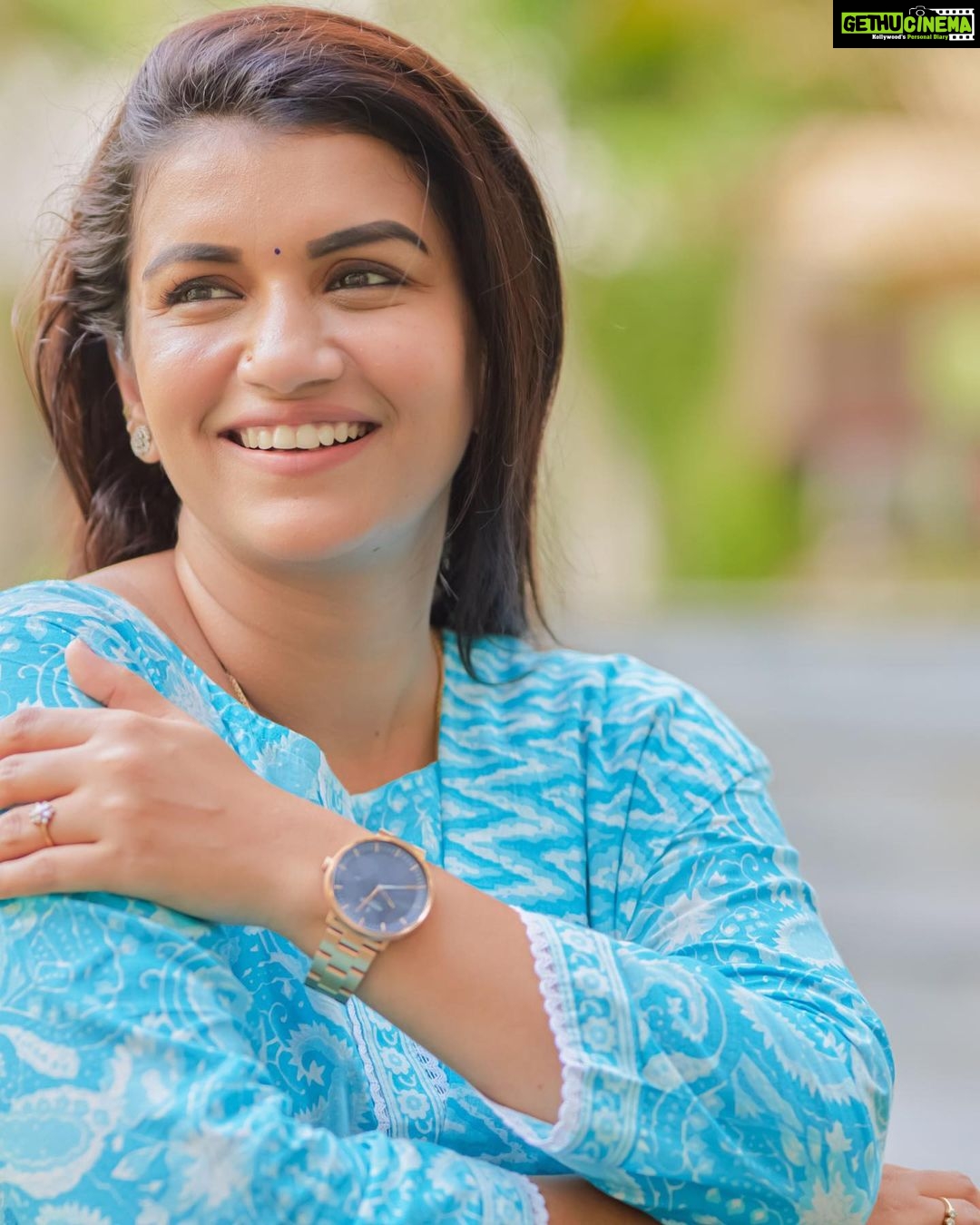 Sridevi Ashok Instagram - Teaming up my desi attire with @nordgreenofficial for that chic look. You may explore Nordgreen watches on riveram.in @riveramindia Use my code SRI15 to enjoy an additional discount of 15% 😊