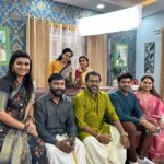Sridevi Ashok Instagram - Ponni , A brand new serial from Vijay Television starting from today 27/03/2023 ( 2:30 PM) Mon - Fri . Iam grateful to be part of this team and working with @actorsabari @vaishusundarofficial @shamithageddada @jananeprabhu_official @kannansupergood @karthik_sasidharan_official @vedhasya2018 @shiyara_sharmi @actor_yuvanrajnethrun @actor_varun_udhai_ Director: @manoj_n_insta @kanaa_production @rjshivakanth @chandru_duraiyappa @sivaram_kumar_ @rajesharumugam_official @sridhar_k_a_vijayan @ponnivijaytv @ponniofficial_2023 @ponni