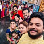 Sridevi Ashok Instagram - Ponni , A brand new serial from Vijay Television starting from today 27/03/2023 ( 2:30 PM) Mon - Fri . Iam grateful to be part of this team and working with @actorsabari @vaishusundarofficial @shamithageddada @jananeprabhu_official @kannansupergood @karthik_sasidharan_official @vedhasya2018 @shiyara_sharmi @actor_yuvanrajnethrun @actor_varun_udhai_ Director: @manoj_n_insta @kanaa_production @rjshivakanth @chandru_duraiyappa @sivaram_kumar_ @rajesharumugam_official @sridhar_k_a_vijayan @ponnivijaytv @ponniofficial_2023 @ponni