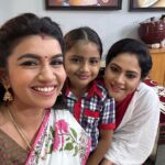 Sridevi Ashok Instagram - Ponni , A brand new serial from Vijay Television starting from today 27/03/2023 ( 2:30 PM) Mon - Fri . Iam grateful to be part of this team and working with @actorsabari @vaishusundarofficial @shamithageddada @jananeprabhu_official @kannansupergood @karthik_sasidharan_official @vedhasya2018 @shiyara_sharmi @actor_yuvanrajnethrun @actor_varun_udhai_ Director: @manoj_n_insta @kanaa_production @rjshivakanth @chandru_duraiyappa @sivaram_kumar_ @rajesharumugam_official @sridhar_k_a_vijayan @ponnivijaytv @ponniofficial_2023 @ponni