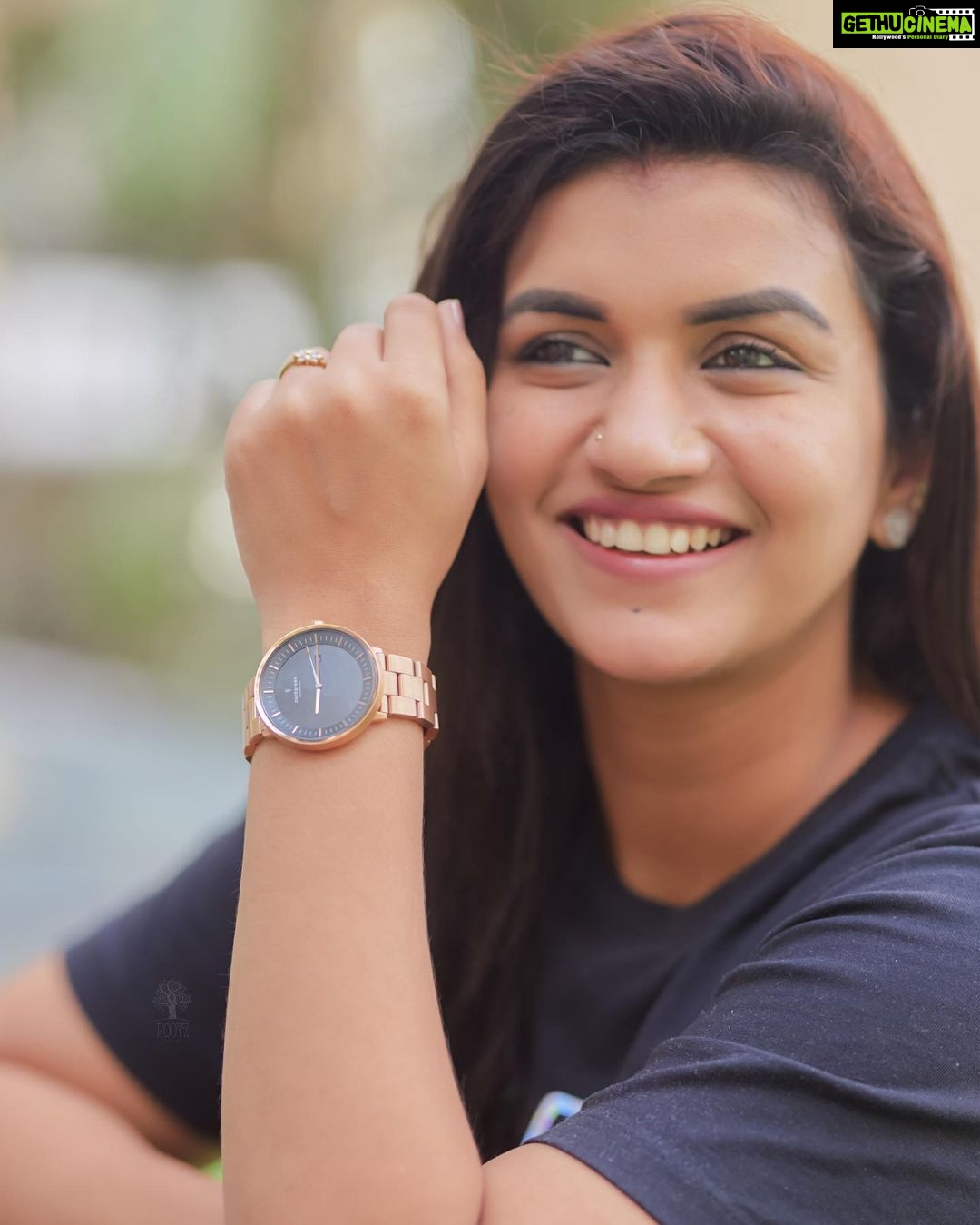 Sridevi Ashok Instagram - Wearing time on my wrist and flaunting it with pride #watches #NordgreenMoments @nordgreenofficial Enjoy an additional discount of 15% by using my code #Sri15 when you shop for Nordgreen watches on it’s website www.riveram.in #nordgreen #nordgreenwatches #watches #luxarywatches #srideviashok