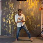 Sridevi Ashok Instagram - My husband trying to impress me❤️❤️❤️ @ashok_chintala #srideviashok #couplegoals❤ #reelsinstagram #reels #reelsvideo #husbandlove