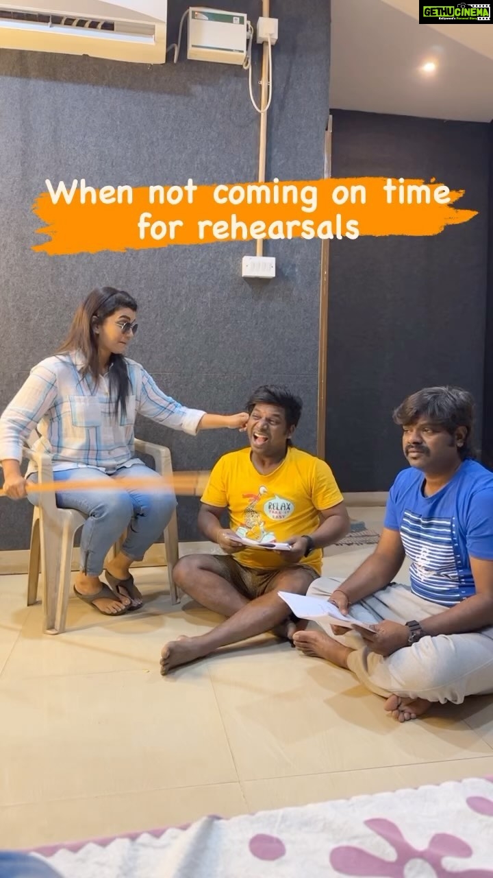 Sridevi Ashok Instagram - Reels of the day!! @diwakar_actor @nanjilvijayan @kpychampions4 @vijaytelevision @director_thomson_vijaytv #srideviashok #kpy #kpychampions4 #instagood #instagram #instadaily #funnyreels #pendhane #trendingreels #stressbuster EVP Film City