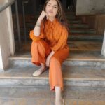 Tara Alisha Berry Instagram - 🧡 @prakritijaipur 🧡 Wearing @prakritijaipur 's Vamika Embroidered Shirt from their Chaashni Collection with Orange Pleated Pants. 📸 @usmmusicofficial @iyer.aarti #prakritijaipur #handblockprint