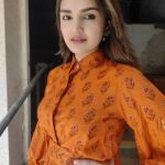 Tara Alisha Berry Instagram - 🧡 @prakritijaipur 🧡 Wearing @prakritijaipur 's Vamika Embroidered Shirt from their Chaashni Collection with Orange Pleated Pants. 📸 @usmmusicofficial @iyer.aarti #prakritijaipur #handblockprint
