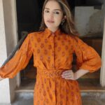 Tara Alisha Berry Instagram - 🧡 @prakritijaipur 🧡 Wearing @prakritijaipur 's Vamika Embroidered Shirt from their Chaashni Collection with Orange Pleated Pants. 📸 @usmmusicofficial @iyer.aarti #prakritijaipur #handblockprint