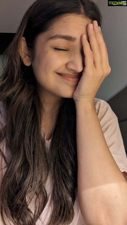 Tara Alisha Berry - 10K Likes - 😋
#hotellife