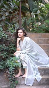 Tara Alisha Berry Instagram - 🤍💚🤍

Wearing @prakritijaipur 
Shot by @prashant.photography 

#prakritijaipur #indianwear #blockprint