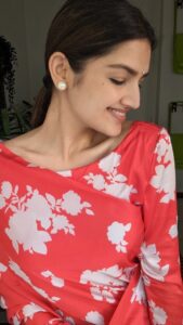 Tara Alisha Berry Instagram - Always feel my best in Indian clothes ! Thank you @fabcurate !! Love this gorgeous saari ! 

#fabcurate #saarilove #indianwear 

@iyer.aarti