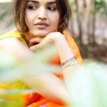 Tara Alisha Berry Instagram - 🌶️ @munnasphotography Asst by @prashant.photography Fed by @usmmusicofficial Lovingly licked by @baconmehta Lovingly headbutted by Patty #munnamagic #munnasphotography