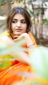 Tara Alisha Berry Instagram - 🌶️

@munnasphotography

Asst by @prashant.photography 
Fed by @usmmusicofficial 
Lovingly licked by @baconmehta 
Lovingly headbutted by Patty 

#munnamagic #munnasphotography