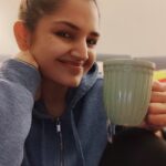 Tara Alisha Berry Instagram - That post lunch garam garam chai... Ufff !! @tajmahalteaindia #garamgaramchai #tealover