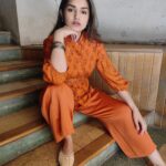 Tara Alisha Berry Instagram - 🧡 @prakritijaipur 🧡 Wearing @prakritijaipur 's Vamika Embroidered Shirt from their Chaashni Collection with Orange Pleated Pants. 📸 @usmmusicofficial @iyer.aarti #prakritijaipur #handblockprint