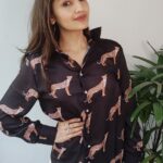 Tara Alisha Berry Instagram - Dancing into the weekend in @neofaaofficial clothing !! 🖤 @iyer.aarti #neofaa #shirts