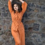 Tara Alisha Berry Instagram - @prakritijaipur 's Vamika Embroidered Shirt with Orange Pleated Pants from their Chaashni Collection is the perfect outfit for this festive season !! 🧡 Photography - @prashant.photography Shot on - Sony A7R4 @sonyalphain @munnasphotography @iyer.aarti #prakritijaipur #jaipur #handblockprint #phoolmandicollection #SonyAlphaInn#CreatewithSony