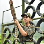 Tejashree Pradhan Instagram - As they say.. You don't always need to be a soldier to protect our nation but try and be a good citizen with certain values and discipline. #jaihind🇮🇳 #respectsoldiers Thank you @milokmat for such an amazing opportunity. Thank you @borkar.pooja #starthrillsreloaded #1stattempt #HappyLife