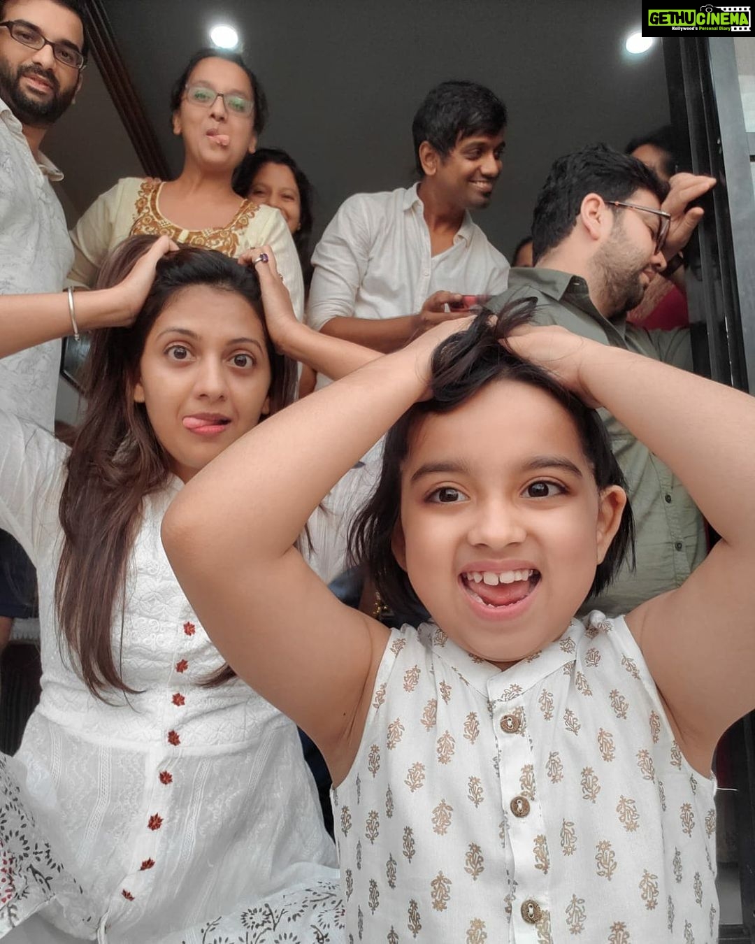 Tejashree Pradhan Instagram - #crazybunch #family p.s. though some faces r missing 🤗 #HappyLife