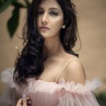 Tejashree Pradhan Instagram – “Beauty begins the moment you decide to be yourself”

#happyLife
In frame – “Me ” 
Makeup & hair – @Pro_makeupartist_ankita
Assistant -@sadhana_the07
Stylist & designer -@stylist.chaitalikulkarni
Photographer-@shailendra_pardeshi
Location -@ambrosia resort & spa mulsi