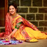Tejashree Pradhan Instagram – 🌸🌼🌹🌺🏵️🌻💮

दिवाळीच्या खूप खूप शुभेच्छा

#HappyLife

In frame:  #TejashriPradhan

Organiser -: @deepli7321 

Makeup-: @ashwini_makeup_studio_

Photographer @nehal_jagatap_photography

Blouse-: @savis_s_creations_

Jewellery-: @nilima_jewellery

Saree- @vastrakala_paithani_