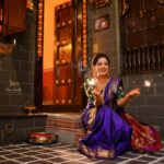 Tejashree Pradhan Instagram – I just love everything about Diwali..I feel festivals make you feel “everything’s gonna be alright and will make a perfect sense “.. isnt it? #HappyDiwali #FeelGood #HappyLife

Organised by @jizajewellerystudio 

JEWELLERY BY 💎
𝐉𝐈𝐙𝐀 𝐉𝐄𝐖𝐄𝐋𝐋𝐄𝐑𝐘 𝐒𝐓𝐔𝐃𝐈𝐎 𝐀𝐓 𝐏𝐔𝐍𝐄
@jizajewellerystudio

PHOTOGRAPHY
@gauravk6677

•MAKEUP ARTIST💄💁
@mua_prachisabale

•OUTFIT BY 🥻
Pratha By Kavita Koparkar
@pratha_sarees

•VENUE 🏡🏩
Gundal Wada 
gundal_wada
