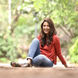 Tejashree Pradhan Instagram - Change the way you think about things, and the things you think about will change as well. #HappyLife 

Photography: @saneshashank
Outfit @redhindia
Style by @revthi.khedekar
Hair and Make UP - @nishigodbole_mua
@aboli_nishigodbolemuaofficial
Location - @maujispaces