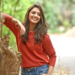 Tejashree Pradhan Instagram - Change the way you think about things, and the things you think about will change as well. #HappyLife Photography: @saneshashank Outfit @redhindia Style by @revthi.khedekar Hair and Make UP - @nishigodbole_mua @aboli_nishigodbolemuaofficial Location - @maujispaces