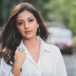 Tejashree Pradhan Instagram - ❄️❄️❄️ Designed and Styled by Tanya @tanyasbenzfashion Makeup: @makeover_by_shikhajaiswal Hair : @hairstylist_harshada Photography: @vikrantmumbaikar Cam.assist: @kunal_patil_smashers Retouch : @tushar_kakde_08