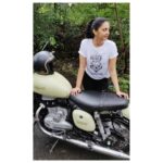 Tejashree Pradhan Instagram – Needing Nothing.. attracts Everything. #HappyLife
Thank you @be_sukhiaatma for such an inspiring T-shirt.. it says “LEAVE ONE WOLF ALIVE.. THE SHEEP ARE NEVER SAFE”