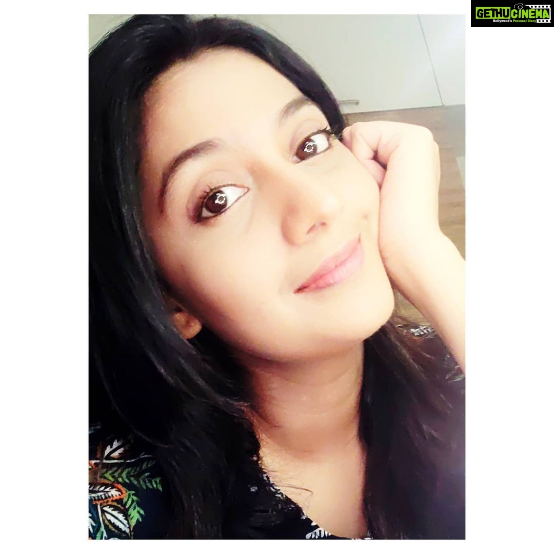 Tejashree Pradhan Instagram - Just to say "Hello !!!" (From a distance.) ❤️❤️ #HappyLife