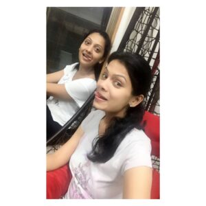Tejashree Pradhan Instagram - "Nobody can replace U." Do you get that🤨 (Ani pratyek goshtila exceptions astaat😜) baki
Prem blah... Blah.... Blah... Won't let u go so easily🤗 "Happiest birthday"-Date :25th TIME : 12AM😎🙌