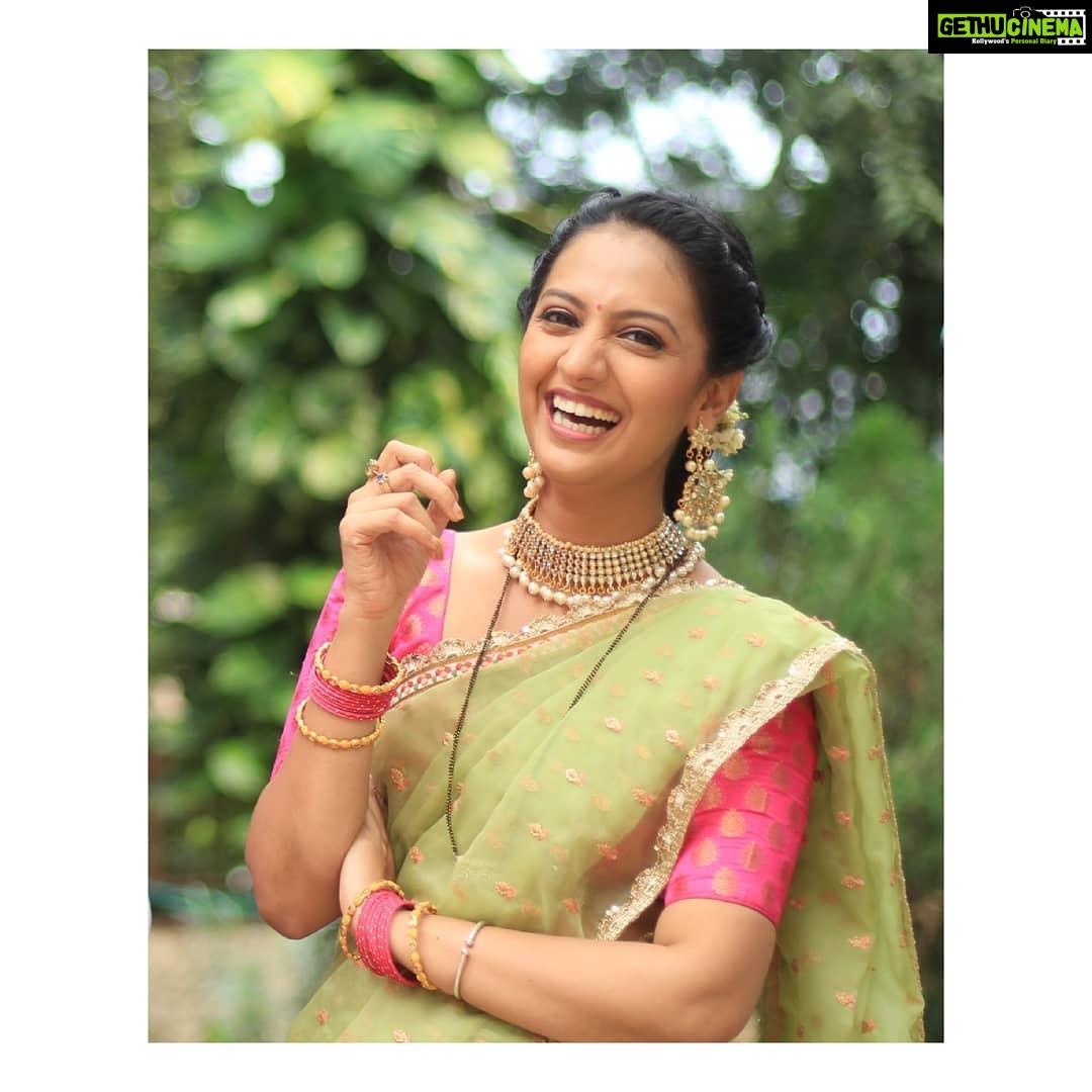 Tejashree Pradhan Instagram - Lol... It's good for ur health #HappyLife 📸 @prathamesh_ps_photography