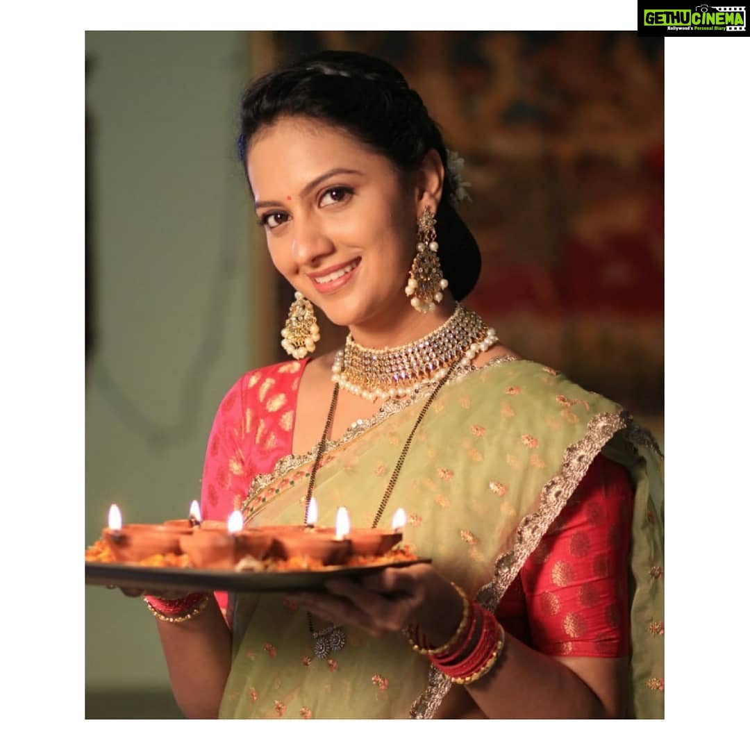 Tejashree Pradhan Instagram - 🏵️शुभ दीपावली🏵️ #HappyLife @zeemarathiofficial @aggabaisasubai